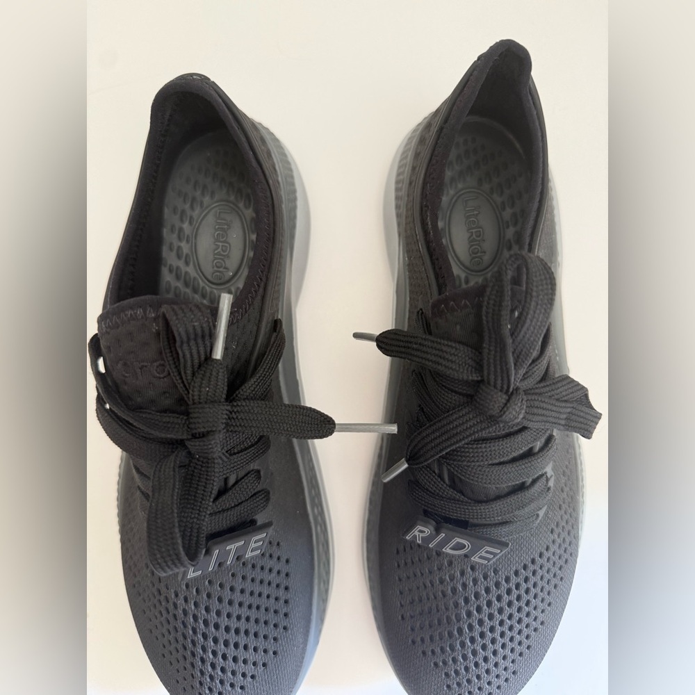 Crocs Shoes LiteRide Pacer Sneakers Size W8 Black Grey Comfort - Picture 2 of 12
